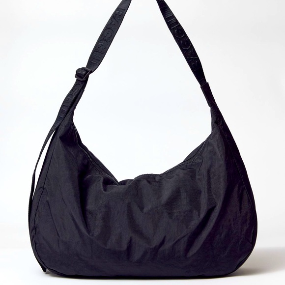 ✨BNWT - BAGGU Large Nylon Crescent Bag - Black✨ - Picture 2 of 6